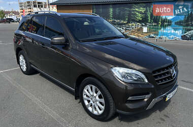 Позашляховик / Кросовер Mercedes-Benz M-Class 2014 в Києві
