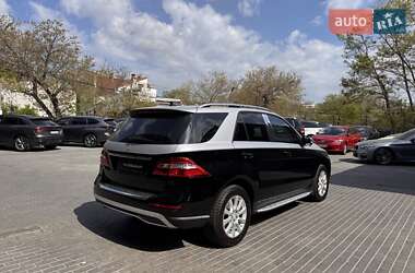 Позашляховик / Кросовер Mercedes-Benz M-Class 2013 в 