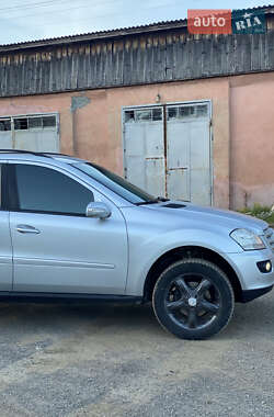 Внедорожник / Кроссовер Mercedes-Benz M-Class 2007 в 
