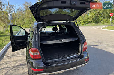 Внедорожник / Кроссовер Mercedes-Benz M-Class 2010 в 