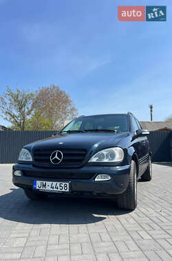Внедорожник / Кроссовер Mercedes-Benz M-Class 2002 в 