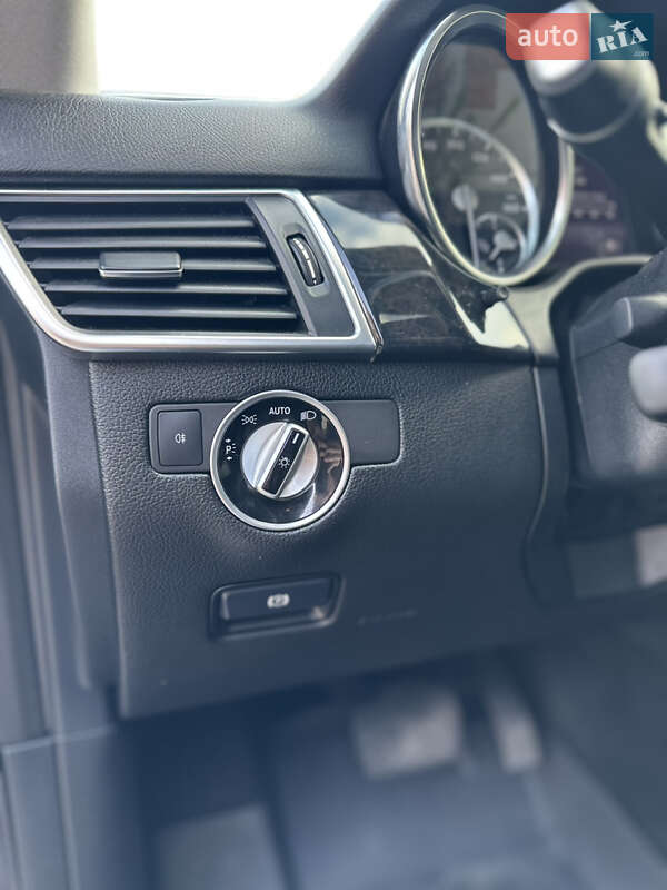 Внедорожник / Кроссовер Mercedes-Benz M-Class 2014 в Ровно