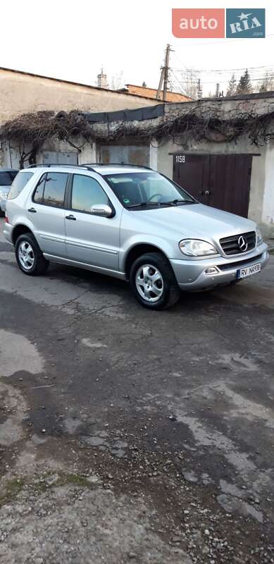 Внедорожник / Кроссовер Mercedes-Benz M-Class 2004 в Черновцах