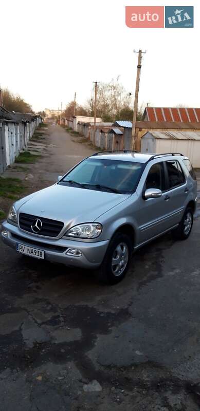 Внедорожник / Кроссовер Mercedes-Benz M-Class 2004 в Черновцах