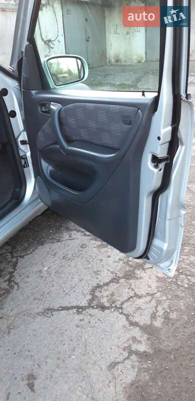 Внедорожник / Кроссовер Mercedes-Benz M-Class 2004 в Черновцах