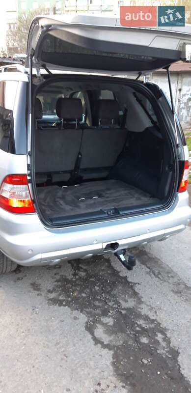 Внедорожник / Кроссовер Mercedes-Benz M-Class 2004 в Черновцах