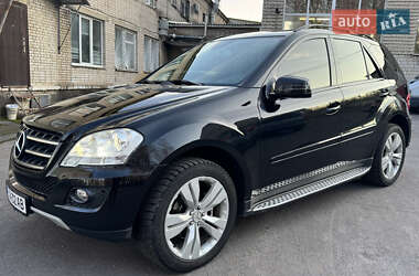 Внедорожник / Кроссовер Mercedes-Benz M-Class 2010 в Виннице
