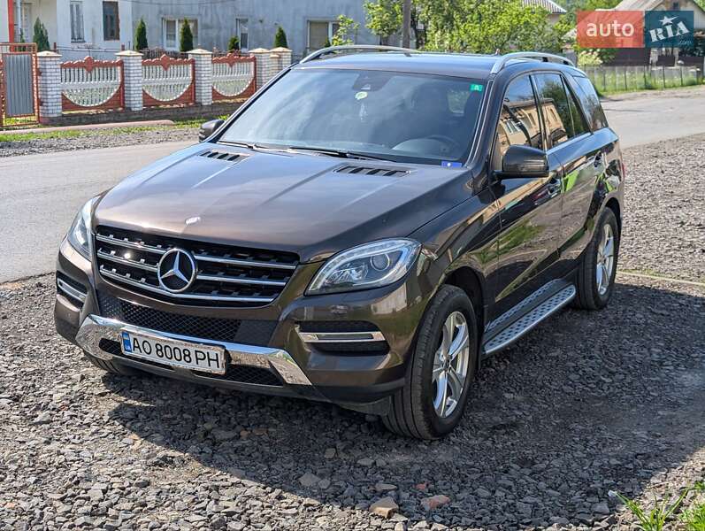 Позашляховик / Кросовер Mercedes-Benz M-Class 2013 в Сваляві