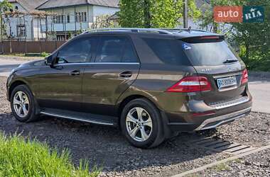 Внедорожник / Кроссовер Mercedes-Benz M-Class 2013 в 
