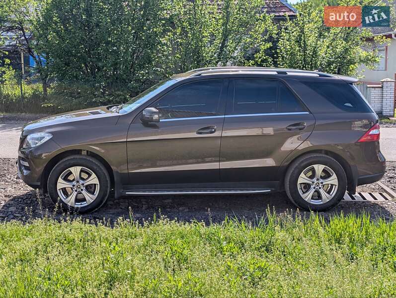 Позашляховик / Кросовер Mercedes-Benz M-Class 2013 в Сваляві