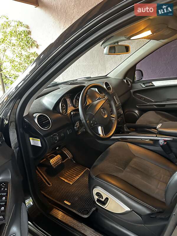 Внедорожник / Кроссовер Mercedes-Benz M-Class 2006 в Черновцах