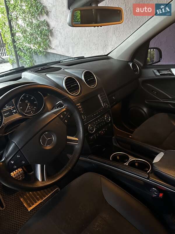 Внедорожник / Кроссовер Mercedes-Benz M-Class 2006 в Черновцах