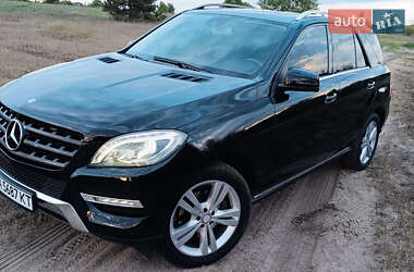 Внедорожник / Кроссовер Mercedes-Benz M-Class 2013 в Киеве