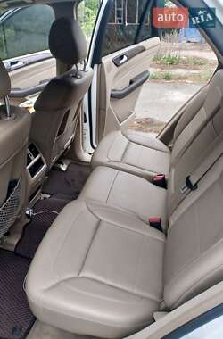Внедорожник / Кроссовер Mercedes-Benz M-Class 2014 в 