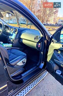 Внедорожник / Кроссовер Mercedes-Benz M-Class 2006 в 