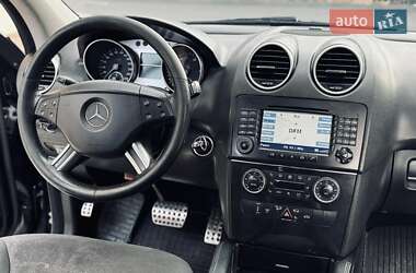 Позашляховик / Кросовер Mercedes-Benz M-Class 2005 в 