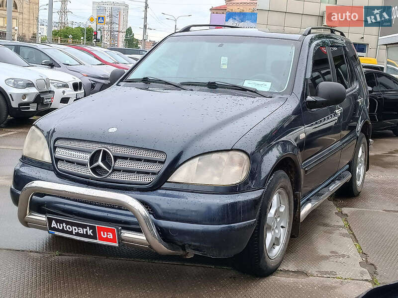 Позашляховик / Кросовер Mercedes-Benz M-Class 1999 в 