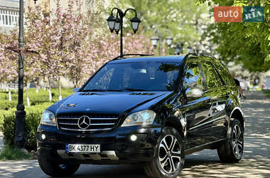Позашляховик / Кросовер Mercedes-Benz M-Class 2007 в 