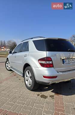 Позашляховик / Кросовер Mercedes-Benz M-Class 2010 в 