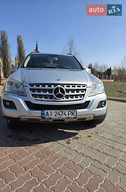 Mercedes-Benz M-Class 2010 Mercedes-Benz M-Class 2010