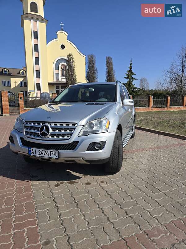 Позашляховик / Кросовер Mercedes-Benz M-Class 2010 в Обухові