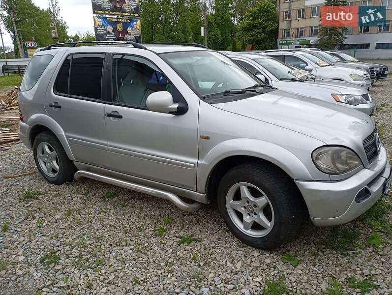 Позашляховик / Кросовер Mercedes-Benz M-Class 2000 в Надвірній