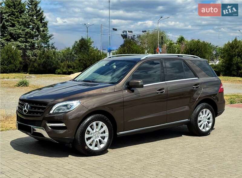 Позашляховик / Кросовер Mercedes-Benz M-Class 2015 в 