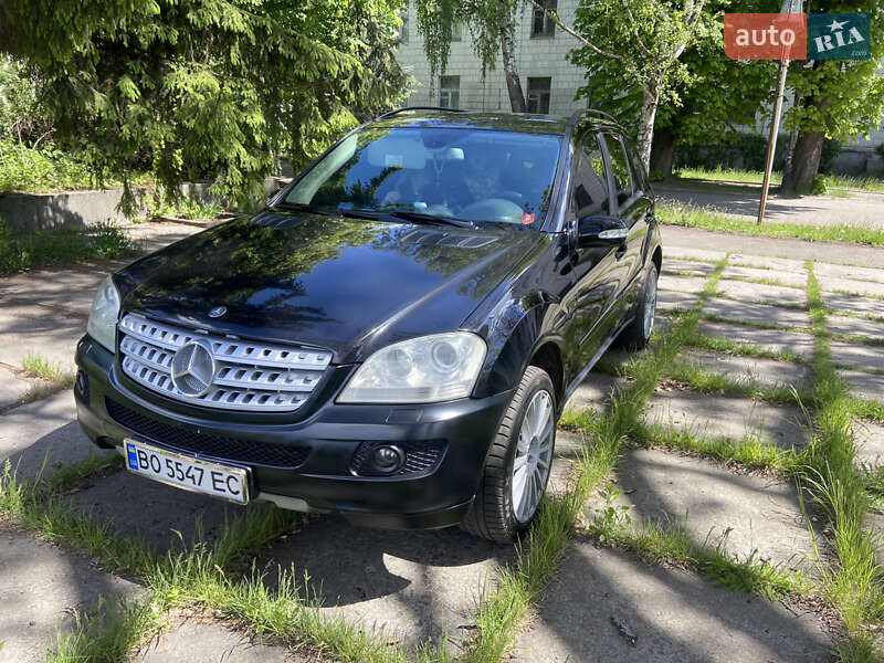 Позашляховик / Кросовер Mercedes-Benz M-Class 2006 в 