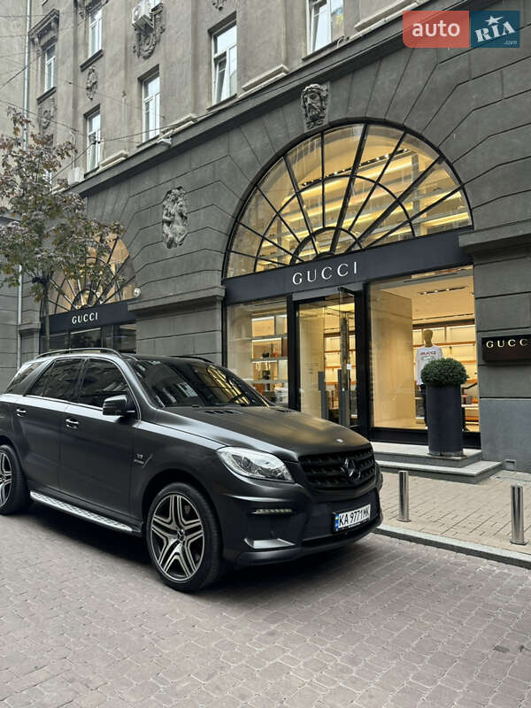 Позашляховик / Кросовер Mercedes-Benz M-Class 2013 в 