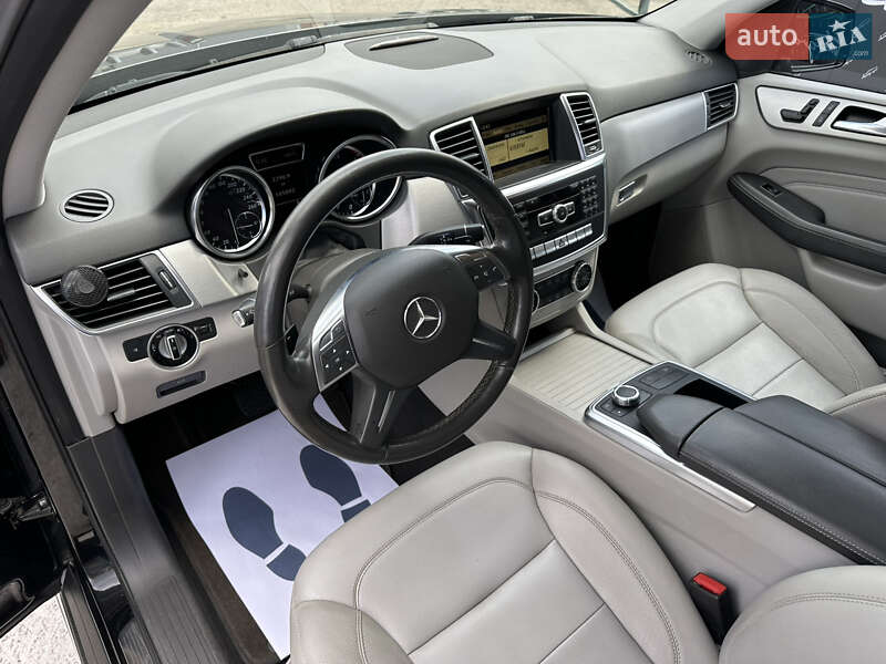 Внедорожник / Кроссовер Mercedes-Benz M-Class 2012 в Киеве