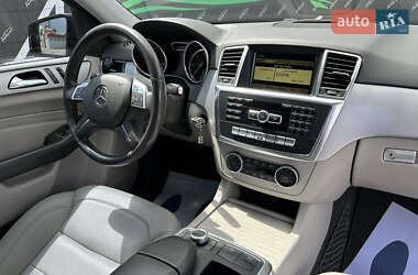 Позашляховик / Кросовер Mercedes-Benz M-Class 2012 в 