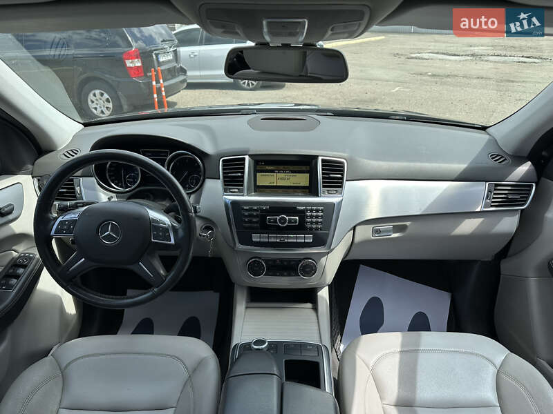 Внедорожник / Кроссовер Mercedes-Benz M-Class 2012 в Киеве