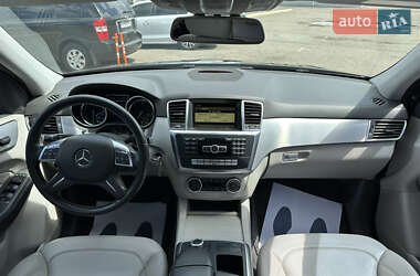 Позашляховик / Кросовер Mercedes-Benz M-Class 2012 в 