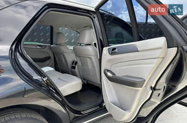 Позашляховик / Кросовер Mercedes-Benz M-Class 2012 в 