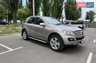 Позашляховик / Кросовер Mercedes-Benz M-Class 2009 в 
