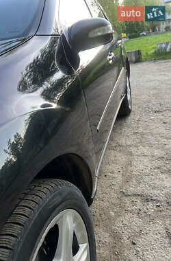 Позашляховик / Кросовер Mercedes-Benz M-Class 2006 в 