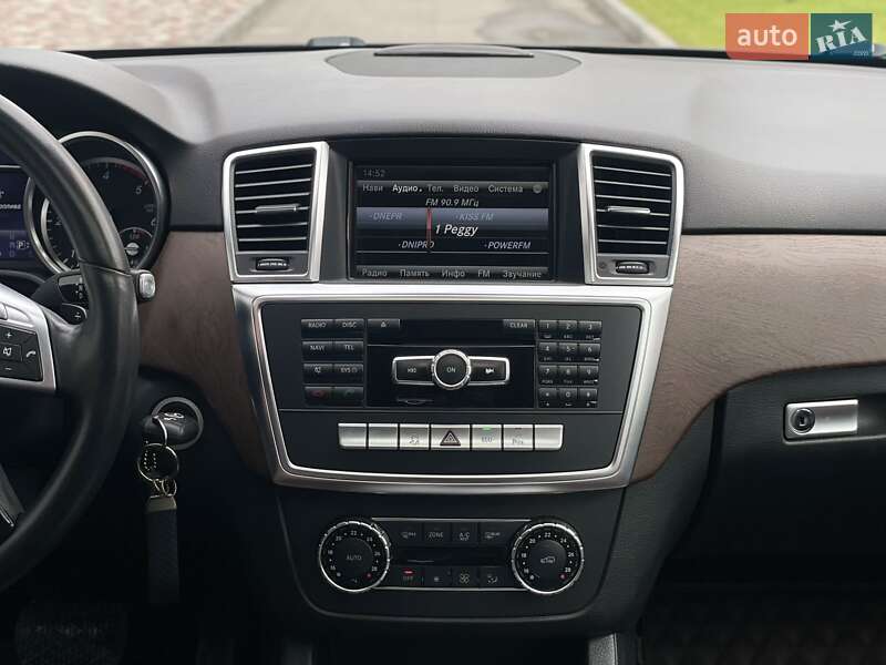 Внедорожник / Кроссовер Mercedes-Benz M-Class 2012 в Днепре