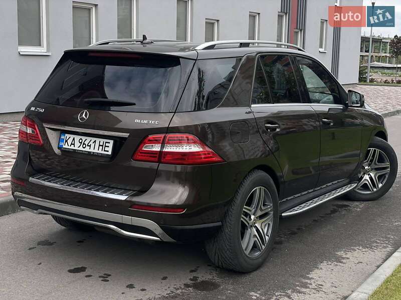 Внедорожник / Кроссовер Mercedes-Benz M-Class 2012 в Днепре