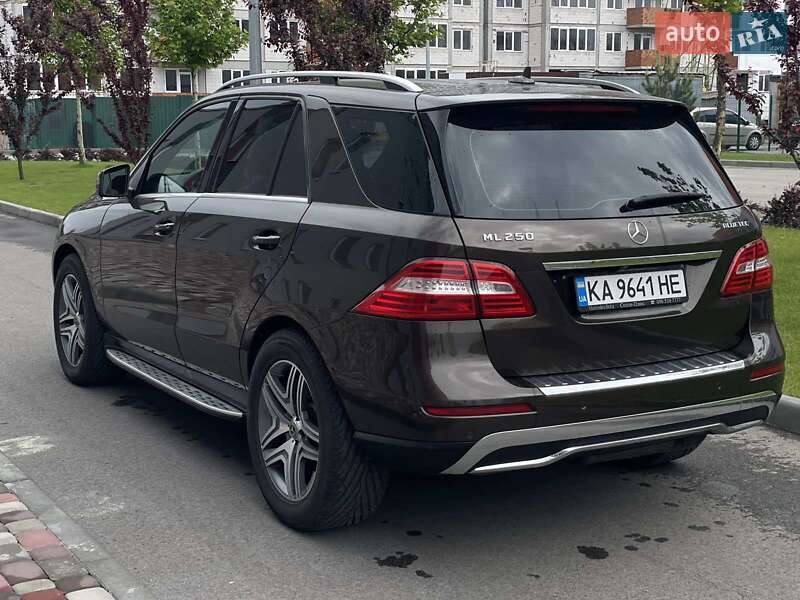 Внедорожник / Кроссовер Mercedes-Benz M-Class 2012 в Днепре