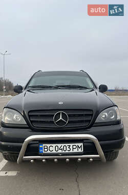 Позашляховик / Кросовер Mercedes-Benz M-Class 2001 в 