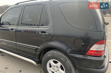 Позашляховик / Кросовер Mercedes-Benz M-Class 2001 в 