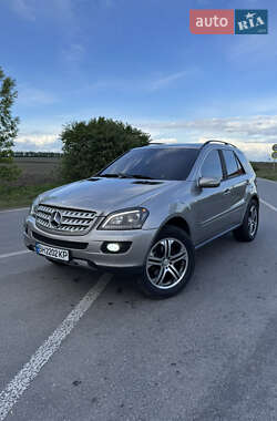 Позашляховик / Кросовер Mercedes-Benz M-Class 2005 в 