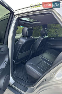 Позашляховик / Кросовер Mercedes-Benz M-Class 2005 в 
