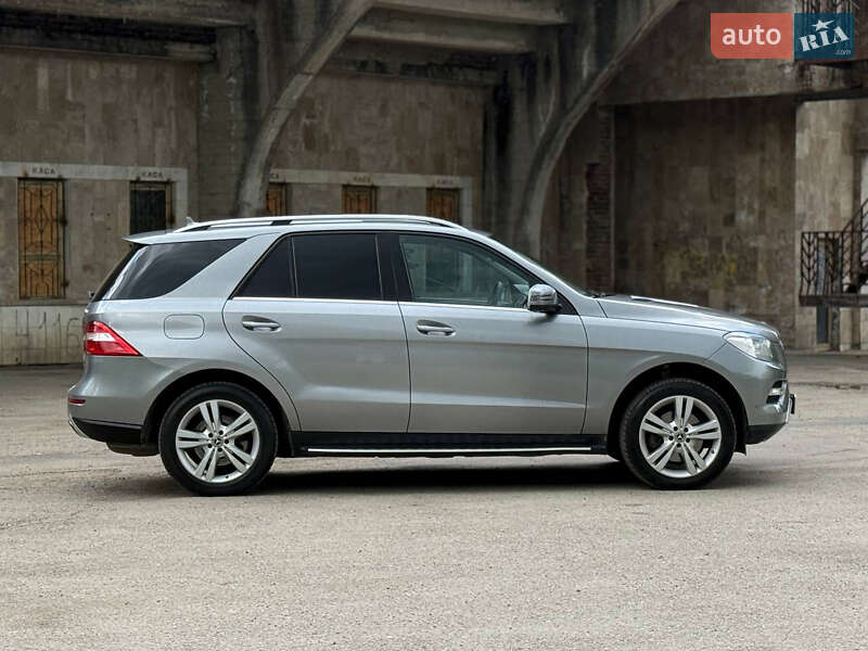 Внедорожник / Кроссовер Mercedes-Benz M-Class 2014 в Калуше