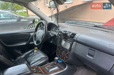 Внедорожник / Кроссовер Mercedes-Benz M-Class 2001 в 