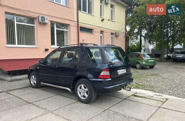 Внедорожник / Кроссовер Mercedes-Benz M-Class 2001 в 