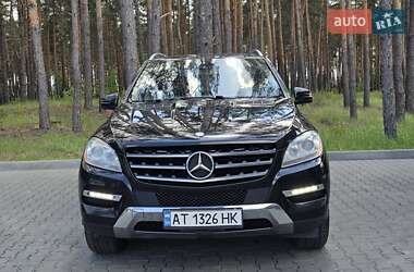 Позашляховик / Кросовер Mercedes-Benz M-Class 2014 в 