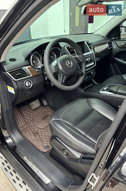 Внедорожник / Кроссовер Mercedes-Benz M-Class 2013 в 