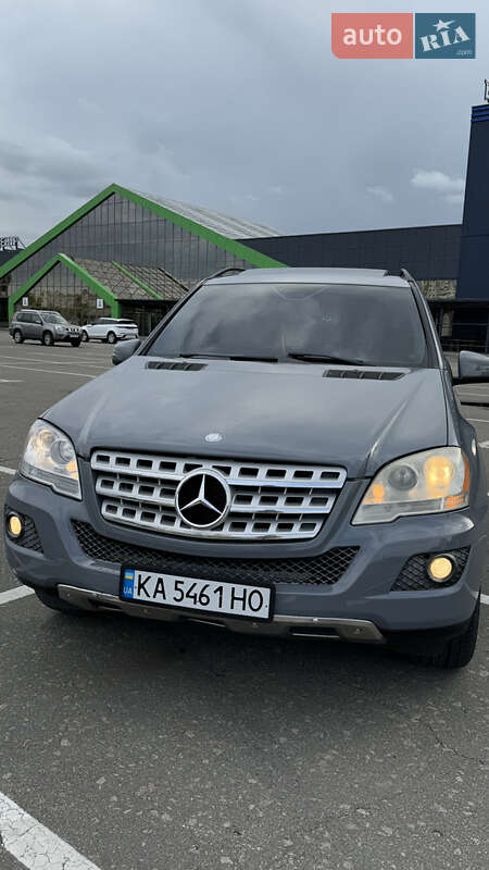 Внедорожник / Кроссовер Mercedes-Benz M-Class 2010 в 