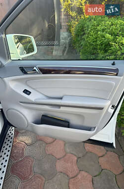 Внедорожник / Кроссовер Mercedes-Benz M-Class 2010 в 